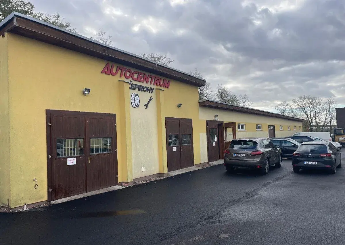 Pronájem zavedené a vybavené autodílny, autoservisu