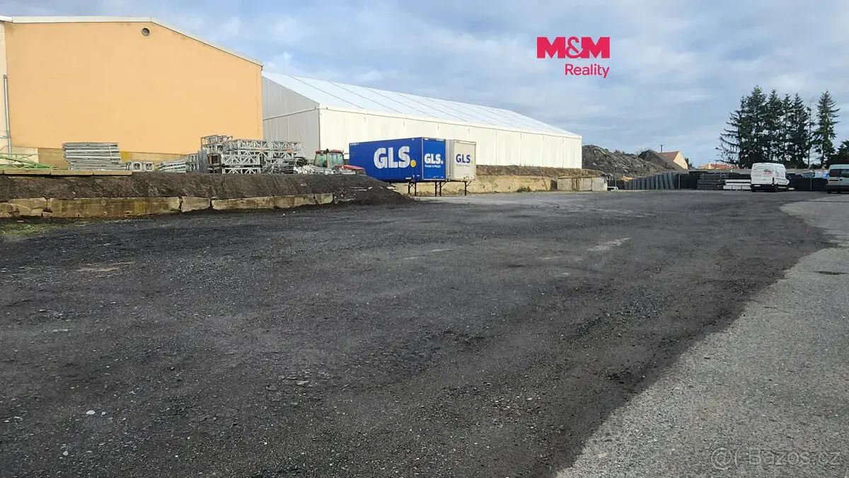 Pronájem provozní plochy, 1300 m², Tymákov