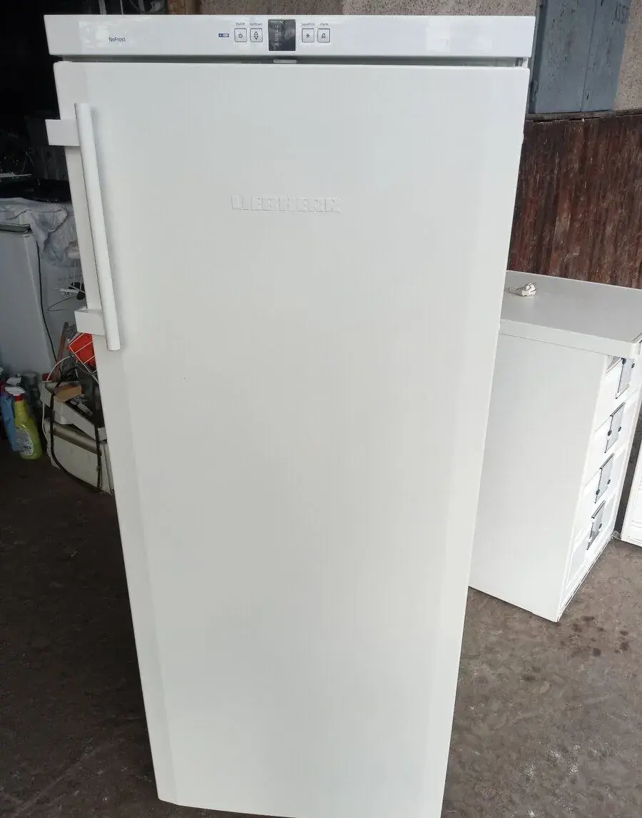 Mrazák Liebherr NO FROST ( 226 l ) jako NOVÝ