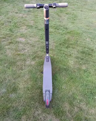 Elektrická koloběžka Segway Ninebot KickScooter ES2
