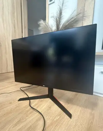 LG monitor 32" QHD (2560×1440) 144Hz