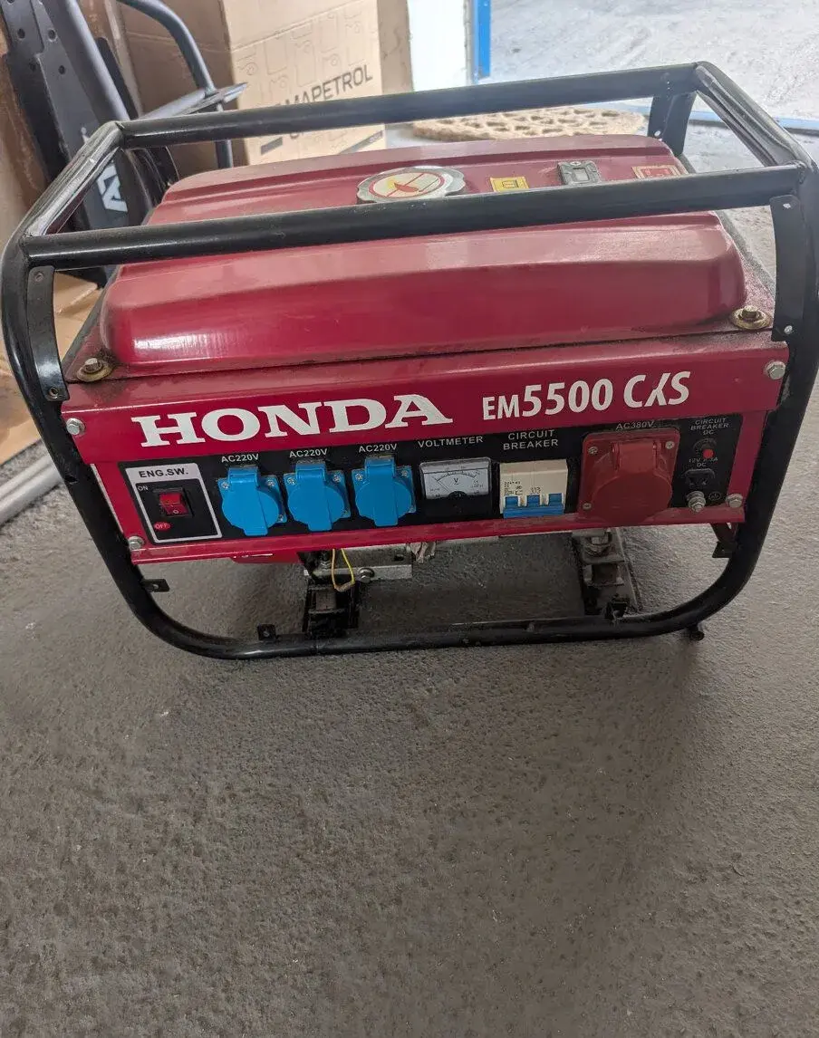 Honda EM 5500 CXS na opravu
