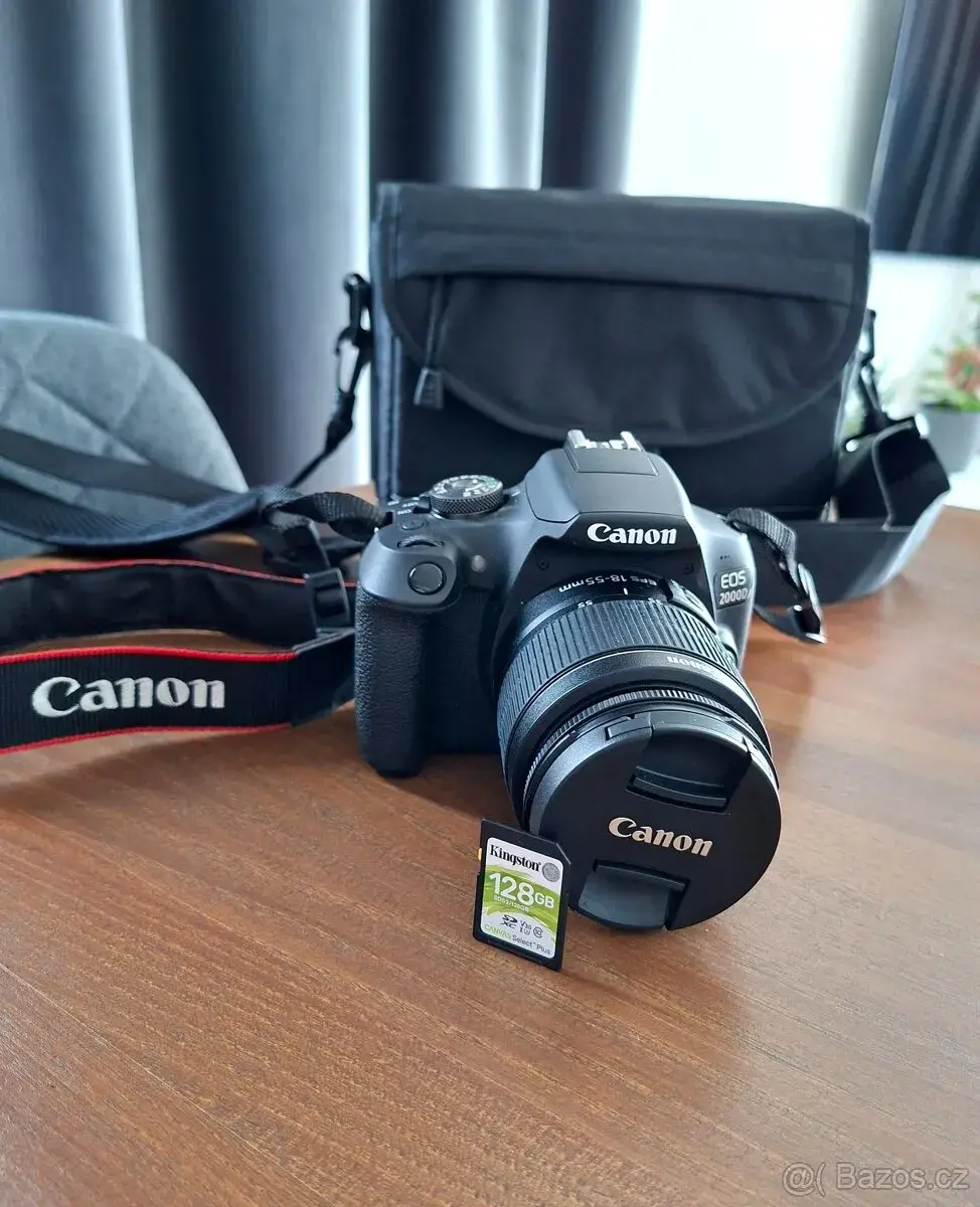 Fotoaparát (zrcadlovka) Canon a stativ Rollei