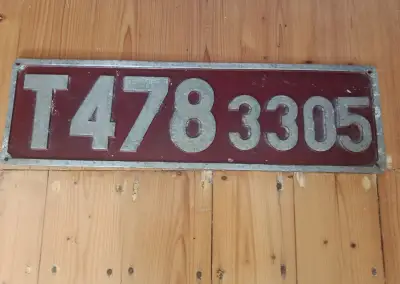 Originální litá tabulka z lokomotivy Brejlovec T 478.3305