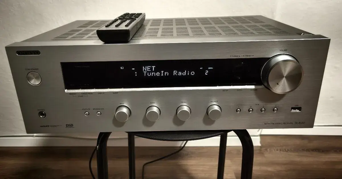 Síťový zesilovač Onkyo TX 8130