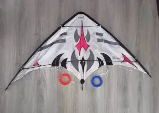 Létající drak dvoušňůrový s obalem pro děti