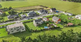Moderní dřevostavba 5+KK s bazénem, garáží a chytrými techno