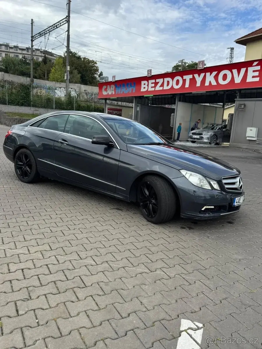 Mercedes-Benz E250 – 2010, 2 010 km