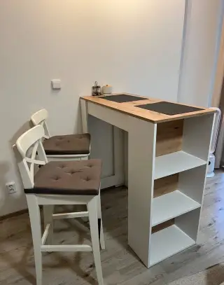 Barový stůl + židle