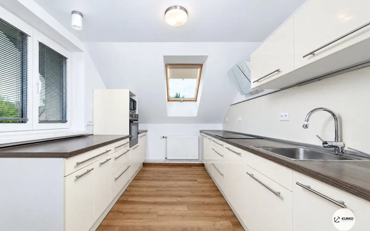 Pronájem bytu 3+1 s balkonem, Palkovice