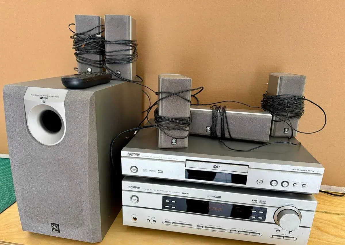 Yamaha (Receiver + DVD + 5.1 repro + DO)