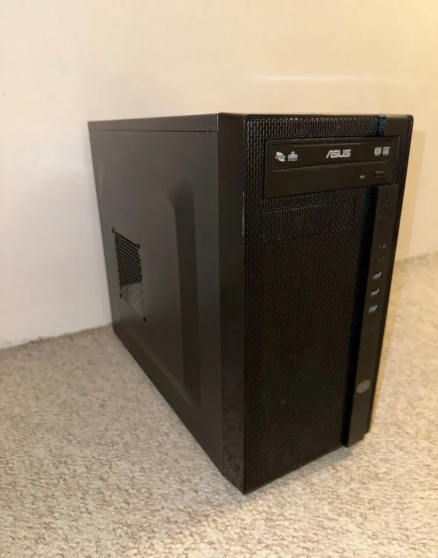 Cooler Master N200 mATX skříň + 2× ventilátor + DVD