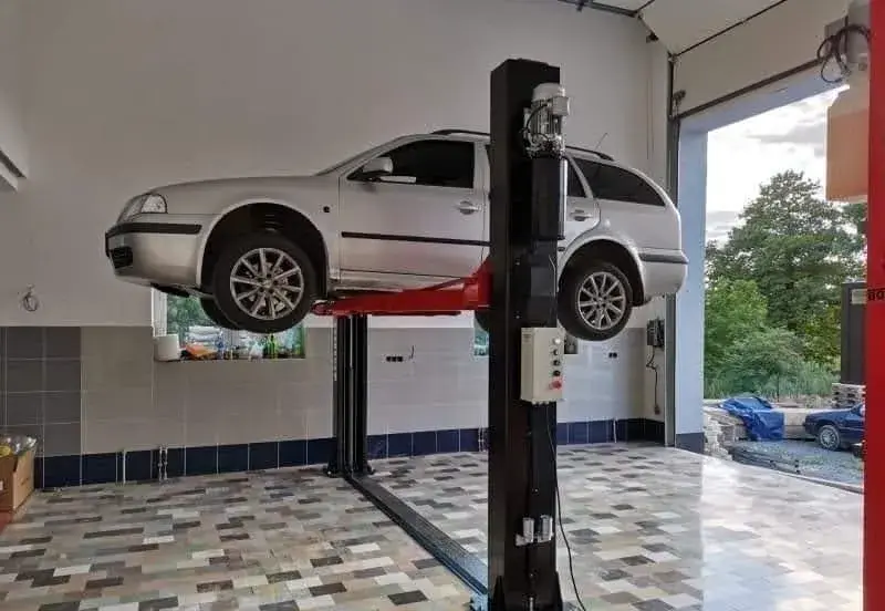 Dvousloupový zvedák 5000 kg BOR5000E NOVÝ NEPOUŽITÝ rv2026