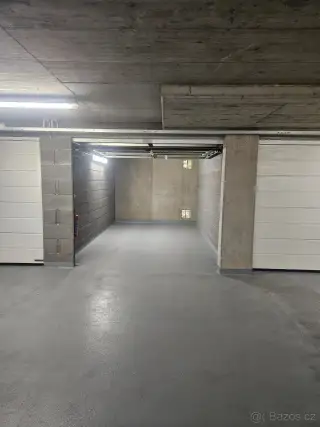 Prodej uzavřené garáže 15 m², přímo od majitele bez provize