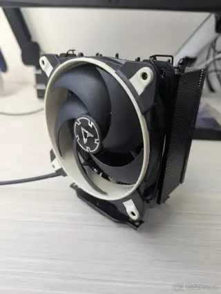 Arctic freezer 34 esports