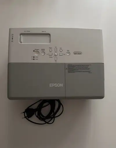projektor Epson EMP-822H