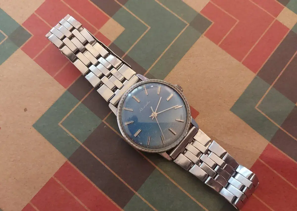Hodinky RAKETA se sunburst ciferníkem - SSSR