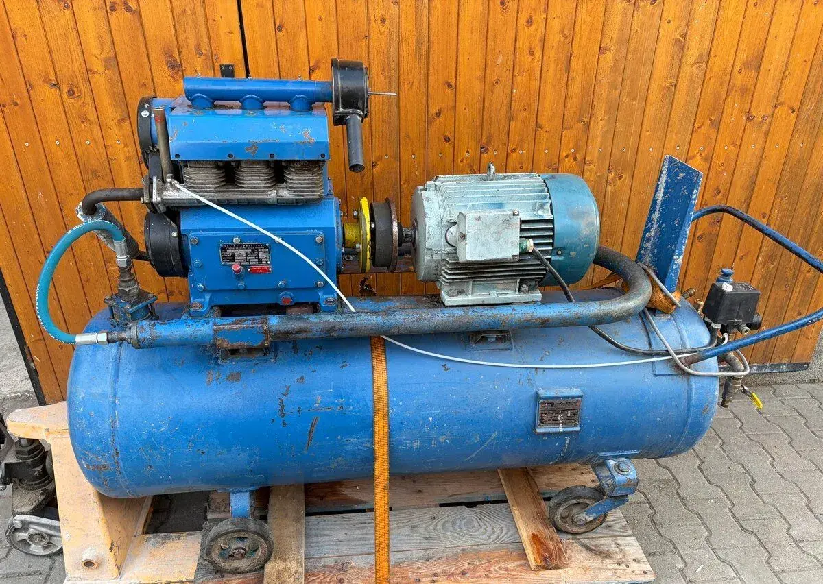 KOMPRESOR ORLÍK 3jsk pls 50 | 7.5kW vzdušník 300l