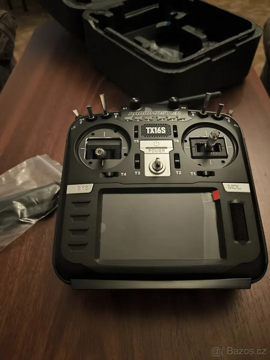 Radiomaster TX16S Mark II multiprotokolem 4in1