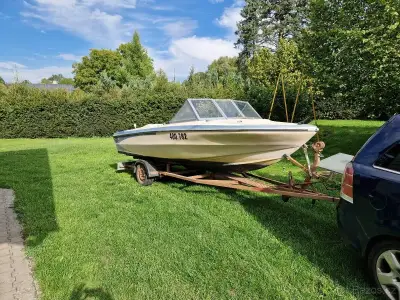 loď Glastron V 164