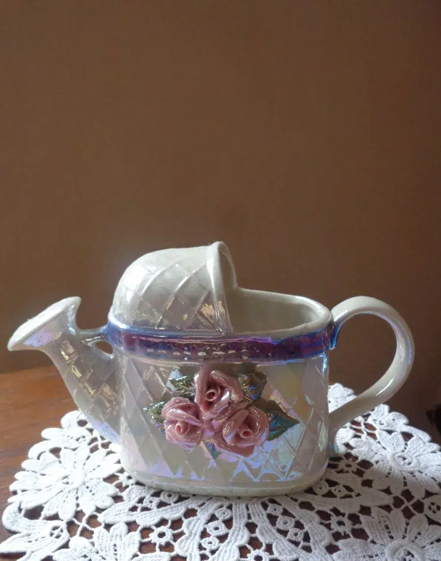 porcelánová konvička