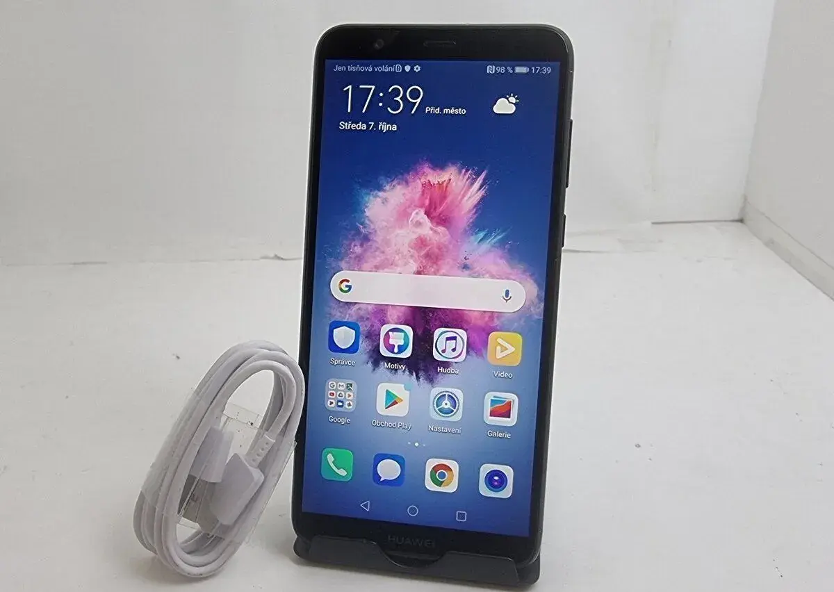 Huawei P smart 2019 3/32gb black. Záruka 6 měsíců