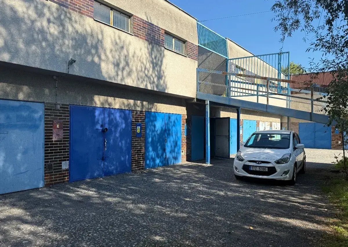 Pronájem dvojgaráže 36m2, Ostrava-Fifejdy