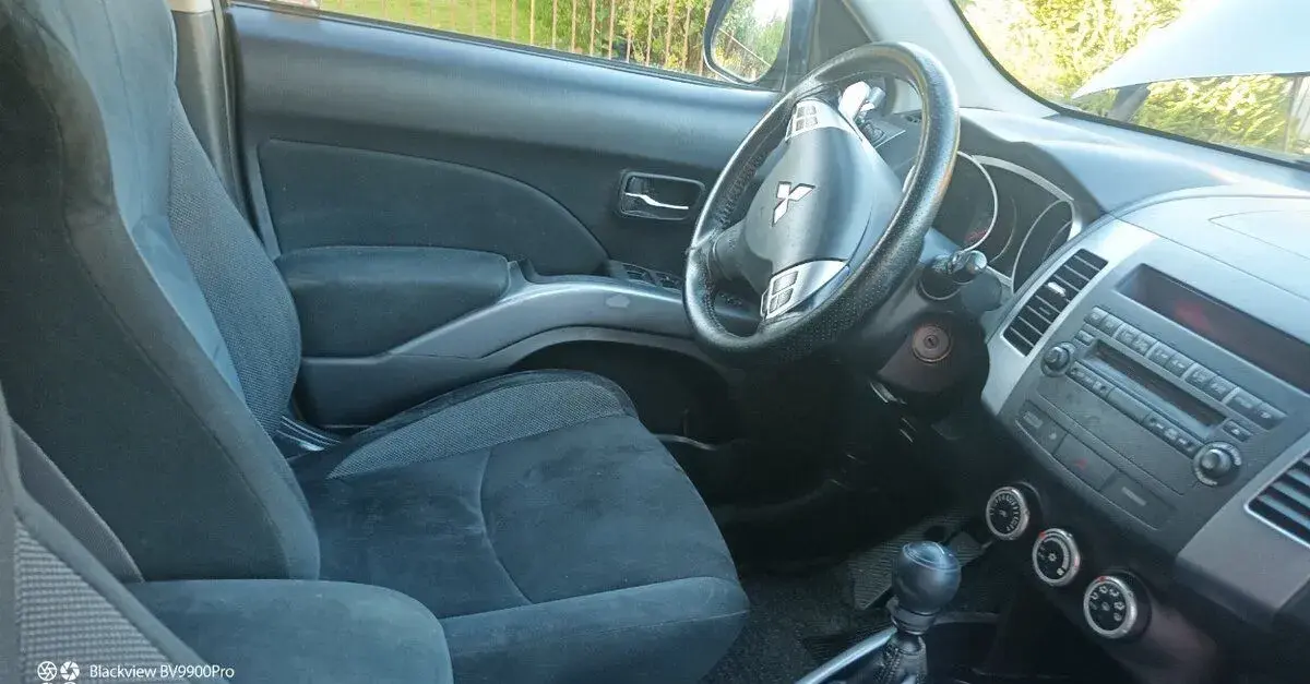 Mitsubishi OUTLANDER – 2007, 15 000 km