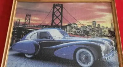 44 | Historický automobil před mostem