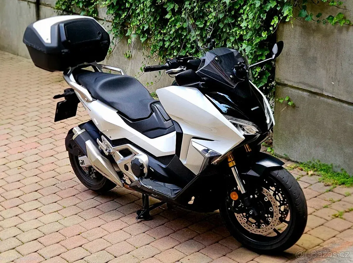Honda Forza 750