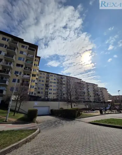 Brno Lesná, Dusíkova, moderní byt 2KK, terasa, sklep, garáž