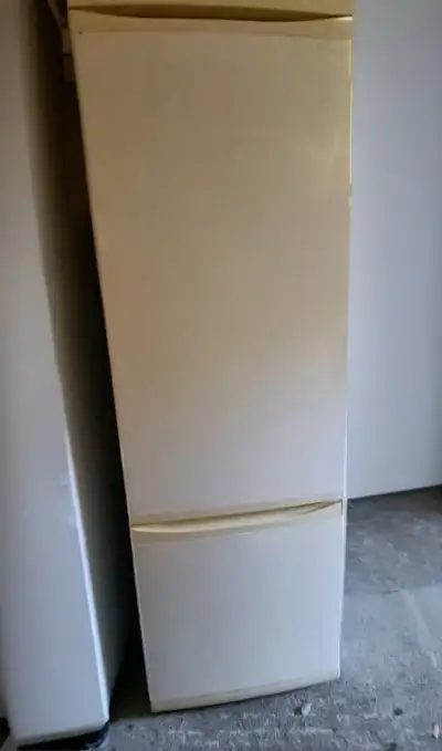 Lednička Beko 154 cm x 50cm