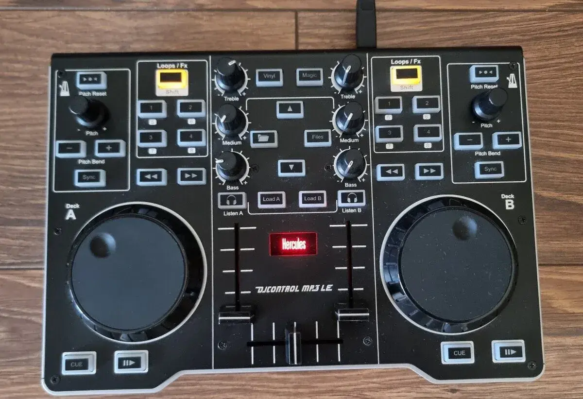 Přenosný USB DJ Controller Hercules