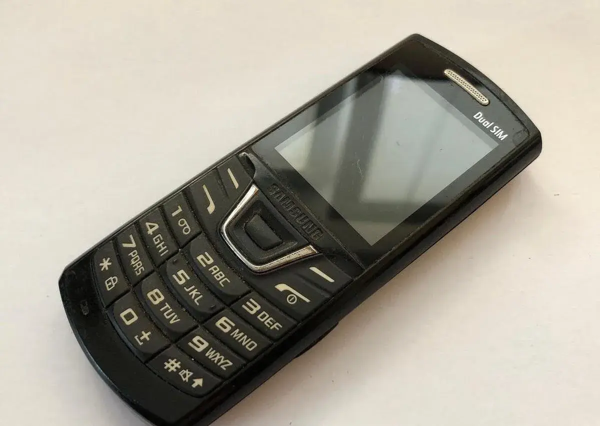 Samsung GT-E2152 se zárukou