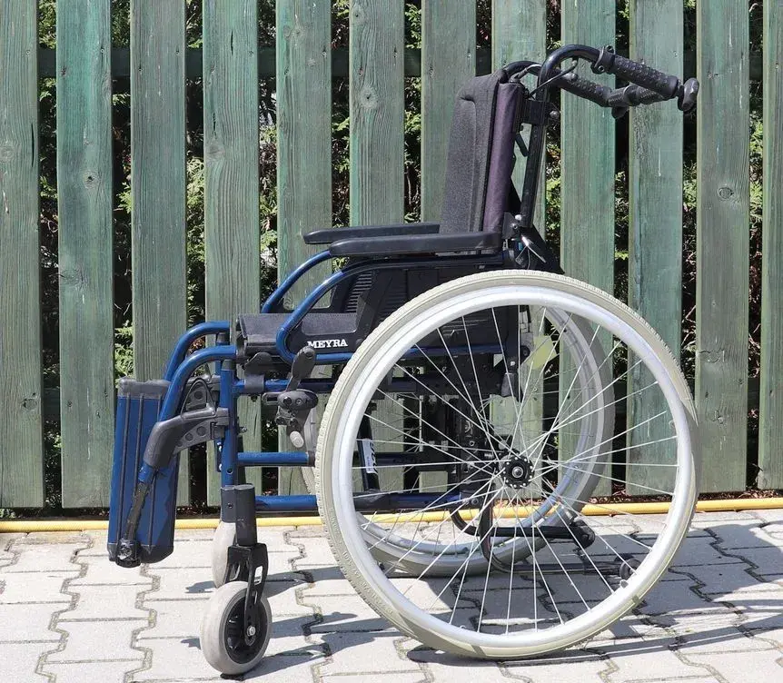 051-Mechanický invalidní vozík Meyra.