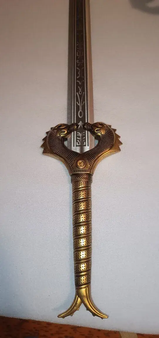 Anduril Hraničář Wonder Woman, Hra o trůny, zednářský