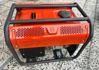 Nepoužitá elektrocentrála Husqvarna G 2500P