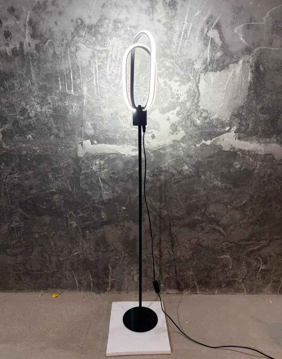 Stojací lampa Goktug 132 cm