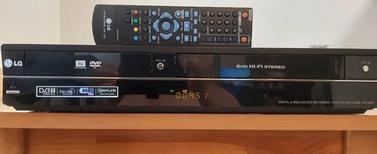 COMBO LG RTC 689H/ZÁZNAM Z VHS ZA DVD/N