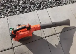 Husqvarna 125 bv benzinový foukač na listí