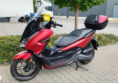 Honda Forza 125 2019 nový model, původ CR