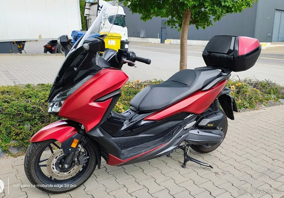 Honda Forza 125 2019 nový model, původ CR