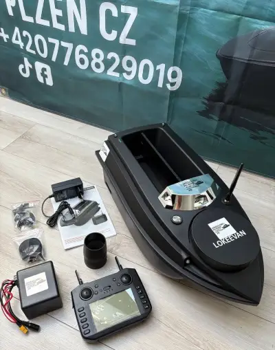 ZAVÁŽECÍ LOĎKA SE SPODNÍM VÝKLOPEM S GPS
