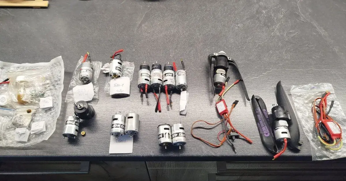 Modelářské elektromotory, regulátory, převodovky, vrtule
