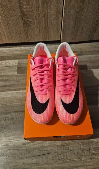 Kopačky Nike Pro 41