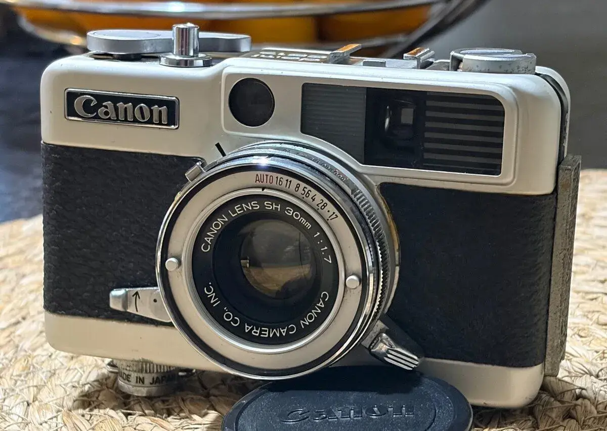 Canon Demi EE17 – half frame fotoaparát