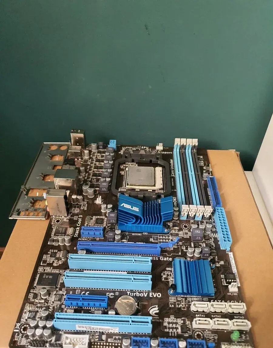 Set Asus M4A87TD/USB3 a AMD Phenom II X4 840