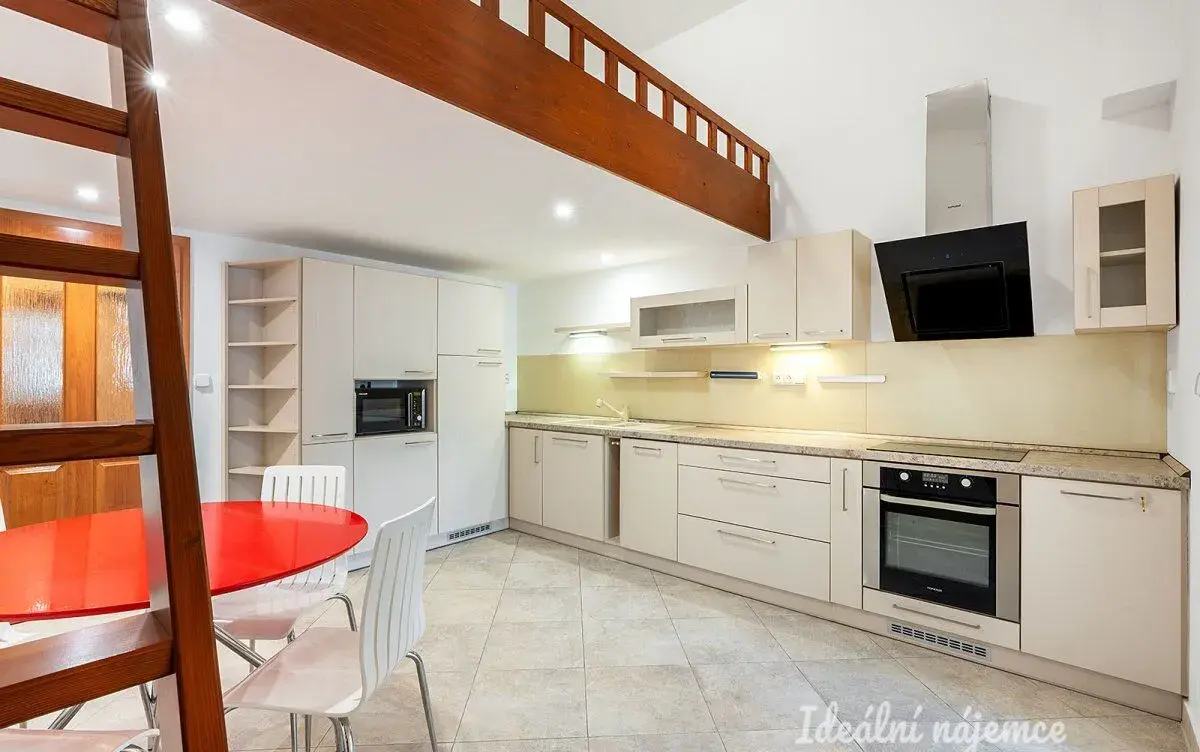 Pronájem bytu 1+1, Radlická, Smíchov, 22500Kč/měs, 43 m2