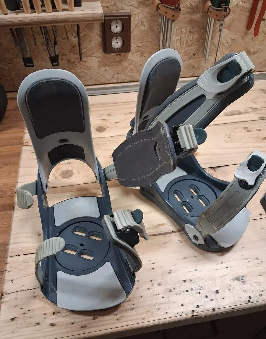 Starší vázání na snowboard