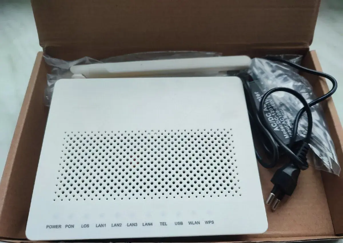 Optický router Huawei EG8145V5